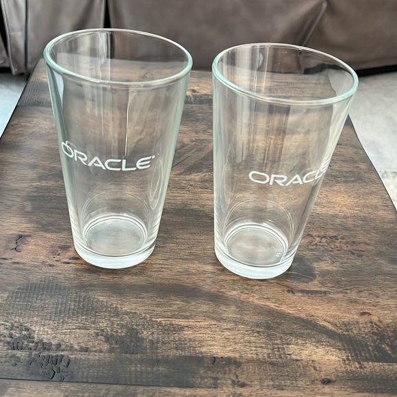 2 pint glasses that say oracle - Picture 2 of 3